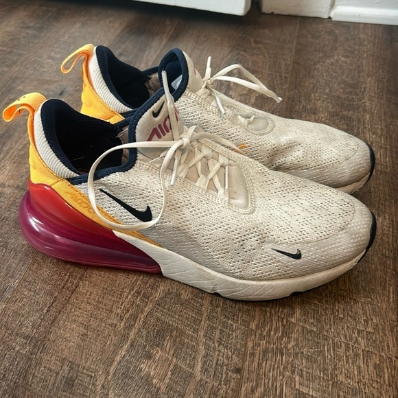 Nike Shoes - Nike 270s